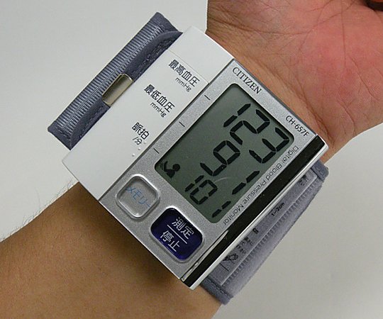 0-9626-11 電子血圧計 シルバー CH-657F