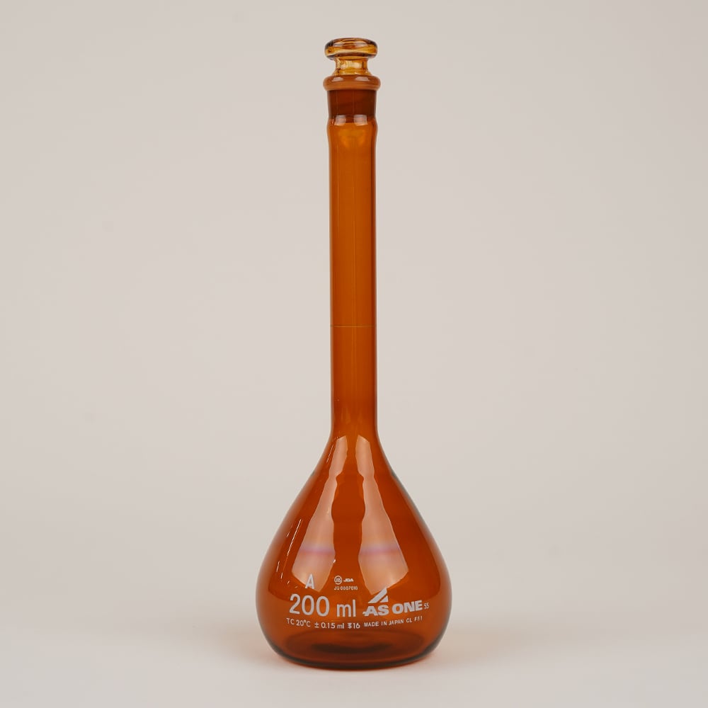 メスフラスコ 茶 200mL 中国語版校正証明書付