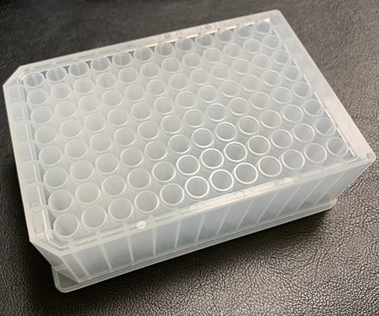 96ウェルディーププレート 丸穴・丸底（完全独立型）滅菌済 8個×12袋入