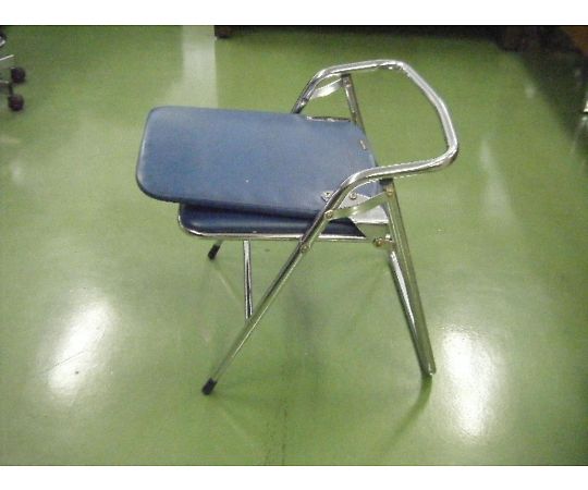 44-1047-46 【中古品】折りたたみ椅子 いす イス 【AXEL】 アズワン