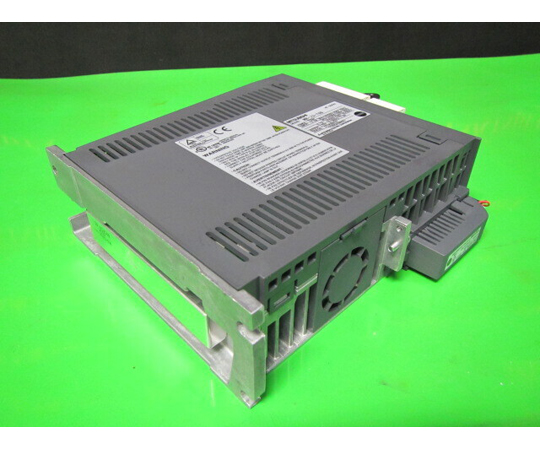 44-1089-67 【中古品】ACサーボドライバー MR-J3-70B 【AXEL】 アズワン