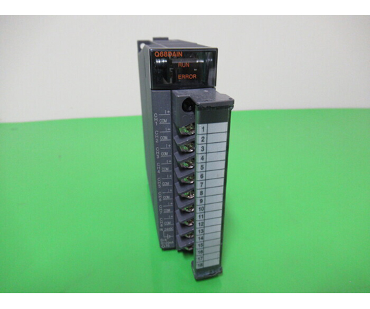 【中古品】シーケンサー（PLC）（D/A変換ユニット）　Q68DAIN