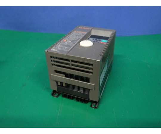 44-1172-18 【中古品】インバーター FVR0.2C11S-2 【AXEL】 アズワン