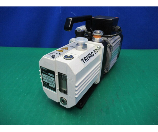 【中古品】ロータリーポンプ　TRIVAC D2