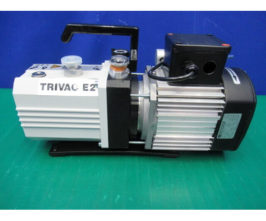 【中古品】ロータリーポンプ　TRIVAC D2