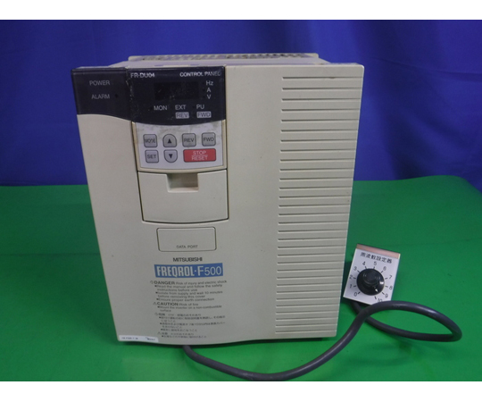 三菱汎用インバーター　FR-F520J-5.5K 三菱汎用インバーター FR-F520J-5.5K