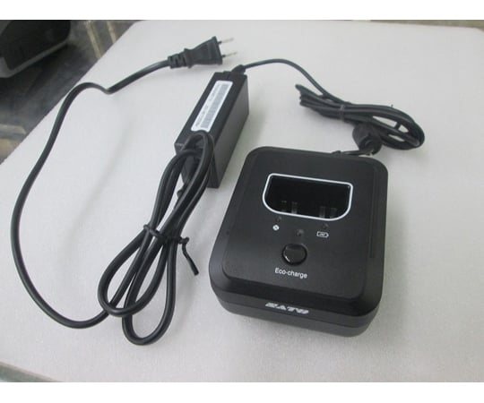 45-0020-31 【中古品】バッテリー充電器 ML-CHG1-01 【AXEL】 アズワン