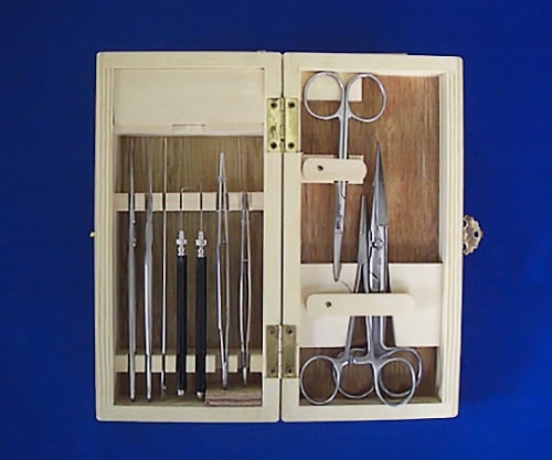 解剖セット　１０点　木箱入り