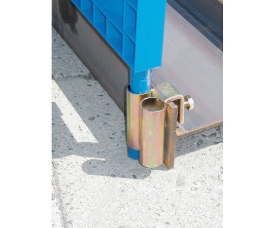 プラスチックフェンス用Bクランプ（H鋼金具）