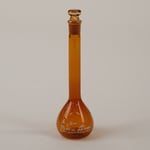 メスフラスコ 茶 25mL 校正証明書付
